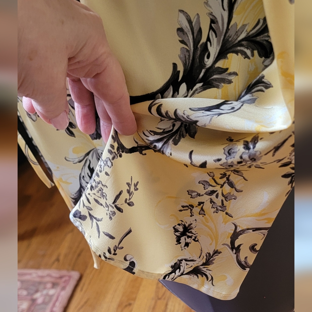 ST. JOHN SILK Yellow Black Floral Tie-Front Pullover Blouse Top Sz 12 - Picture 3 of 7